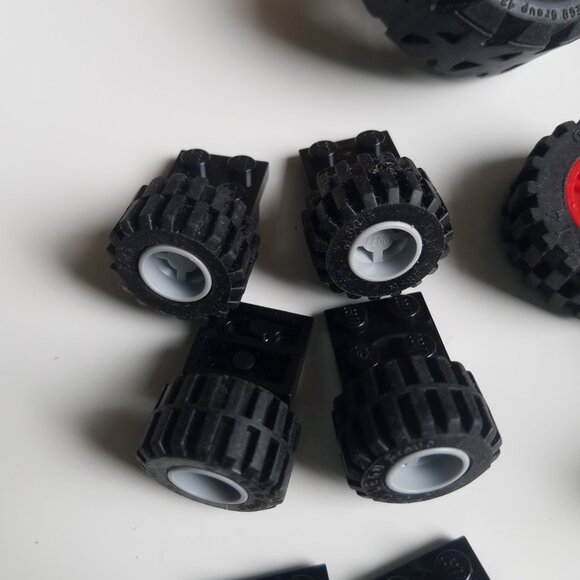 Lego Miscellaneous Tires - Picture 13 of 14